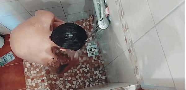  Vends-ta-culotte - Voyeur - Française Tatouée sous la Douche - Holly.Kinky